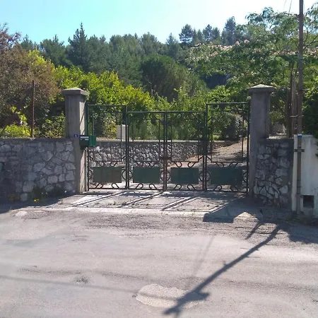 La Vallee Aux Montagnes Nocleg ze śniadaniem Quillan
