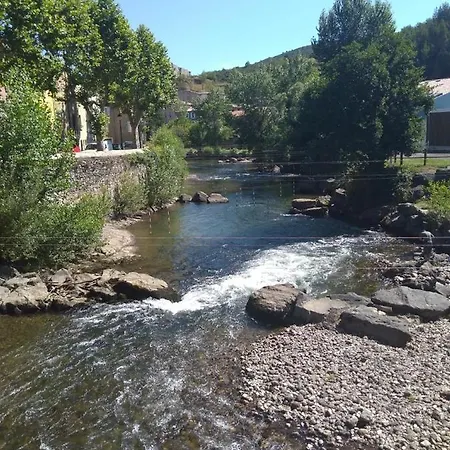 La Vallee Aux Montagnes Nocleg ze śniadaniem *